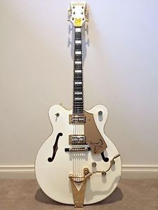 1993 Gretsch 7594 White Falcon in great condition