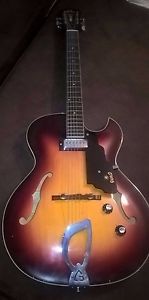 Guild T 100  Vintage Cherry burst Beauty With Hard case