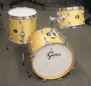 1976 Gretsch drum kit, 18" bass drum
