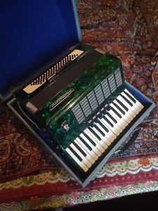 Selling accordion "WELTMEISTER stella" German High Quality