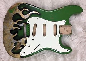 Body guitar Fender Stratocaster style GOLD SILVER LEAF FLAMES green nitro alder