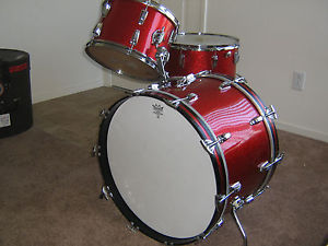 VINTAGE LUDWIG RED SPARKLE. SUPER CLASSIC DRUMS.  1969