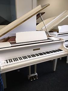 Reid Sohn (Samick)White Gloss Baby  Grand Piano