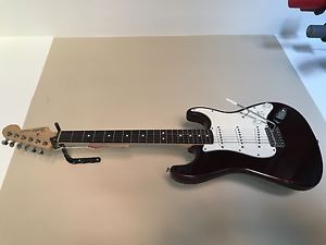 Fender Standard Stratocaster - free shipping worldwide!