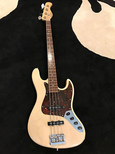 Sadowsky Metro MV4 Translucent White