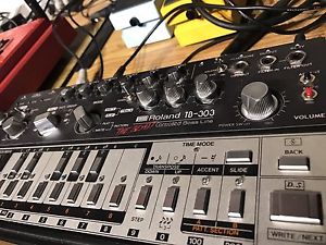 Roland Tb 303  The beast Serial #003