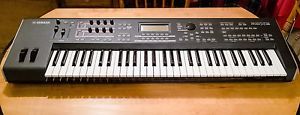 Yamaha MOX6 Keyboard Synthesizer