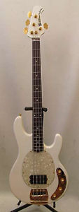 MUSICMAN CLASSIC STING RAY GILDEDWHITE Used 2012 w/ Hard case