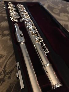 Yamaha Professional Flute 684 Silverhead