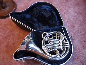 Conn 8D doble horn