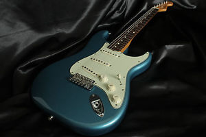 Fender Classic series' 60s stratocaster lake placid Blue w/Bag