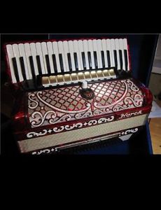 Accordion selling Horch 1977 German