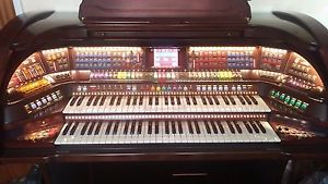LOWREY PRESTIGE ORGAN FANTASTIC CONDITION  OFFERS CONSIDERED