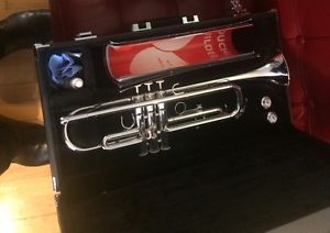 Yamaha YTR 2330S w/case, 2 Mouthpieces, K&M Stand, Protec Practice Mute