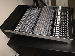 Mackie Onyx 1640i One Owner! Less Than Two Years Old!!! Great Condition!!!