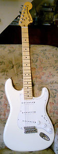 2015/16 FENDER AMERICAN SPECIAL STRATOCASTER *Made in USA* **MINT** CASE & CANDY