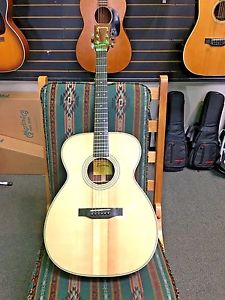 Eastman E20 OM guitar