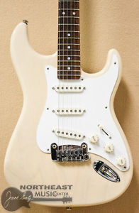 G&L Legacy Light Weight Swamp Ash Guitar in Blonde