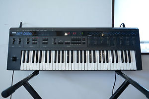 Korg DW-8000 Programmable Digital Waveform Synthesizer DWGS w/ original case