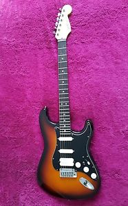 FENDER STRAT PLUS USA 1993 MINT CONDITIONT WITH  ORIGINAL CASE.