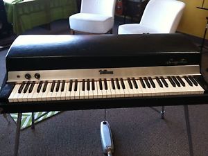 Awesome FENDER RHODES  STAGE 73  Classic time piece