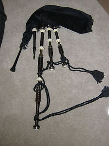 Bagpipes, McCallum AB2D  2004 artificial bag, excellent condition