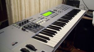 Yamaha MOTIF ES6 Keyboard Synthesizer
