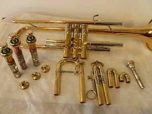 1954 F.E OLDS & SON RECORDING TRUMPET WITH CASE & MOUTH PIECE.