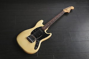 Fender: Electric Guitar Mustang USED