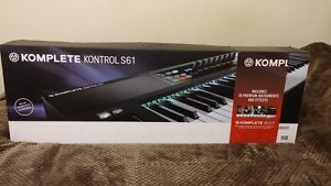 Native Instruments Komplete Kontrol S61 MIDI Keyboard + Komplete Select S49 S25