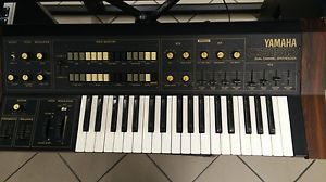 YAMAHA CS15 monophonic synthesizer VINTAGE