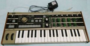 USED KORG microKORG Synthesizer w/ Power cord Free Tracking Ship