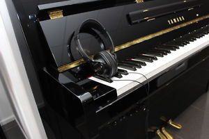 Yamaha Silent Klavier b1 SG 2, Bj. 2013, schwarz poliert, vom Klavierbaumeister
