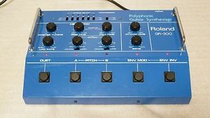 Very Rare! Roland GR-300 Polyphonic Guitar Synthesizer Made in Japan AC117V