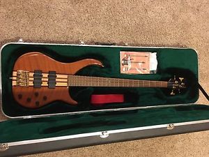 Peavey Cirrus 4 String Electric Bass Guitar - Natural Redwood w/ OHSC