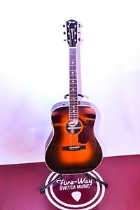 Fender PM-1 Deluxe Dreadnought w/case