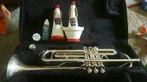 Yamaha YTR-300ADS Intermediate Bb Silver Trumpet with Mutes