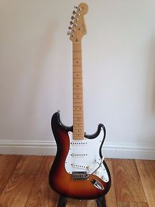 Fender USA American Stratocaster Sunburst, with Hard Case and all Accessories