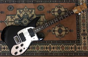 Daion Savage guitar vintage 1981 MIJ mirror scratchplate sounds and looks great!