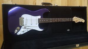 G&L Legacy USA - Leo Fender 's Finest Strat - Rare Color - XLNT Condition -