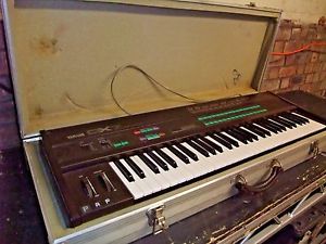 Yamaha DX7 FM Synthesizer+Flight Case+3 x ROM Data Cartridges VRC 104+1+2 Synth
