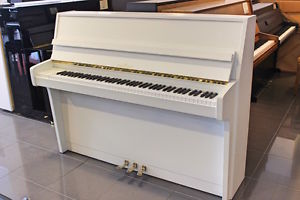 Schimmel Klavier, 112 cm, weiss satiniert, neuwertig, vom Klavierbaumeister