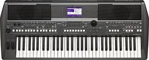 CLEARANCE SALE-NEW-Yamaha PSR-S670 Arranger Workstation Piano Keyboard.FREE P&P