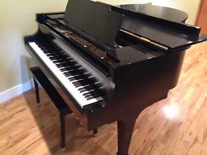 K Kawai KG-2C Grand Piano 5'10" Ebony gloss black with matching storage bench
