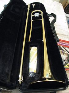 Yamaha YSL-200AD Advantage Series Trombone w/ Mouthpiece, Hard Case, and Book