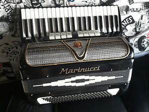 Accordéon PIANO MARINUCCI   4 VOIX 120 basses