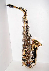 Bundy BAS-300 Student Alto Saxophone  Lacquer - NEW - Store Demo - Plays Perfect
