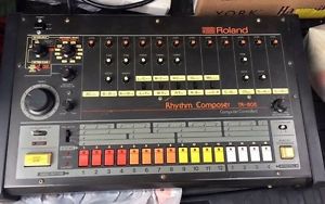 ROLAND TR-808 Rhythm Machine Recording Equipment (MINT CONDITION)