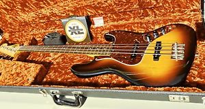 Fender Classic Series '60s Jazz Bass Lacquer  3-Color Sunburst