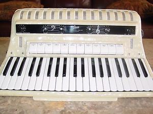 Philharmonic Sano electric pickup system accordion 3/5 reed